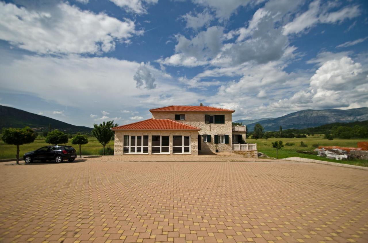 Rooms Leda Vrlika Exterior foto