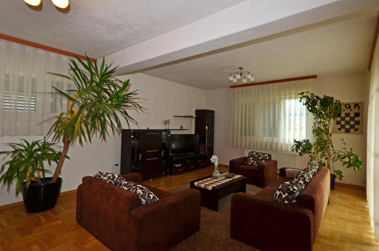 Rooms Leda Vrlika Exterior foto
