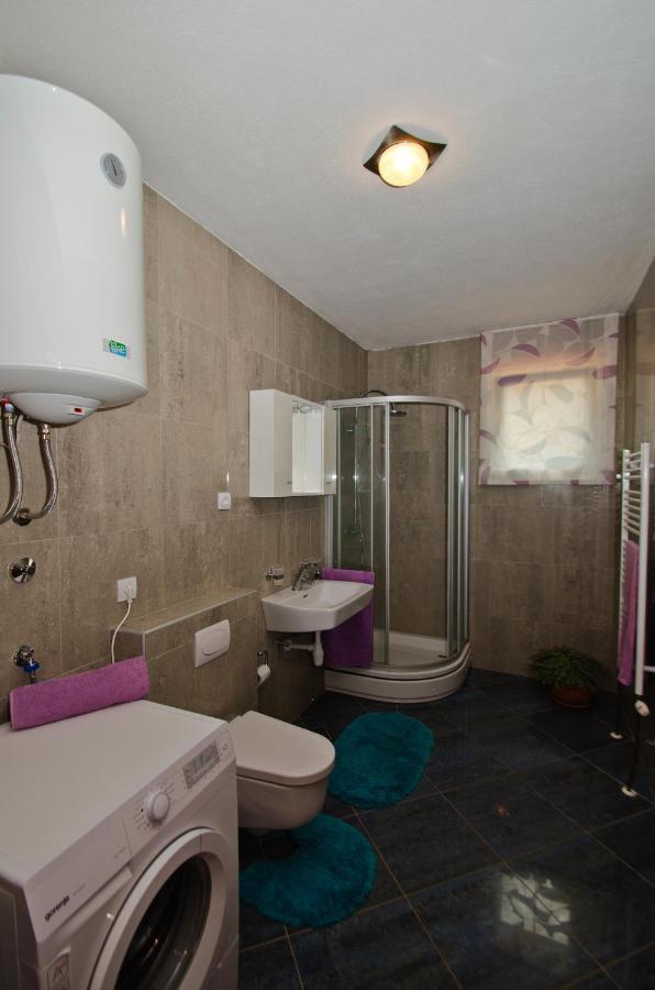 Rooms Leda Vrlika Exterior foto