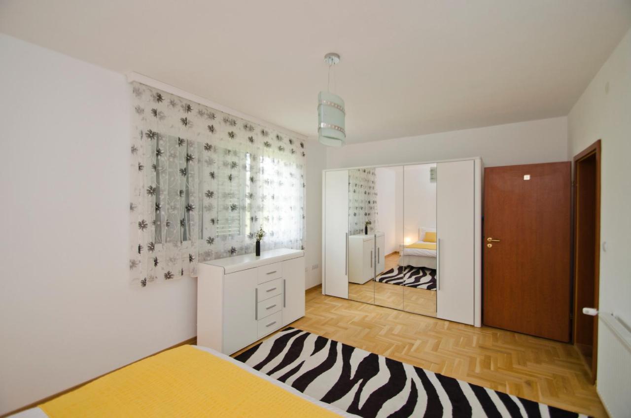 Rooms Leda Vrlika Exterior foto