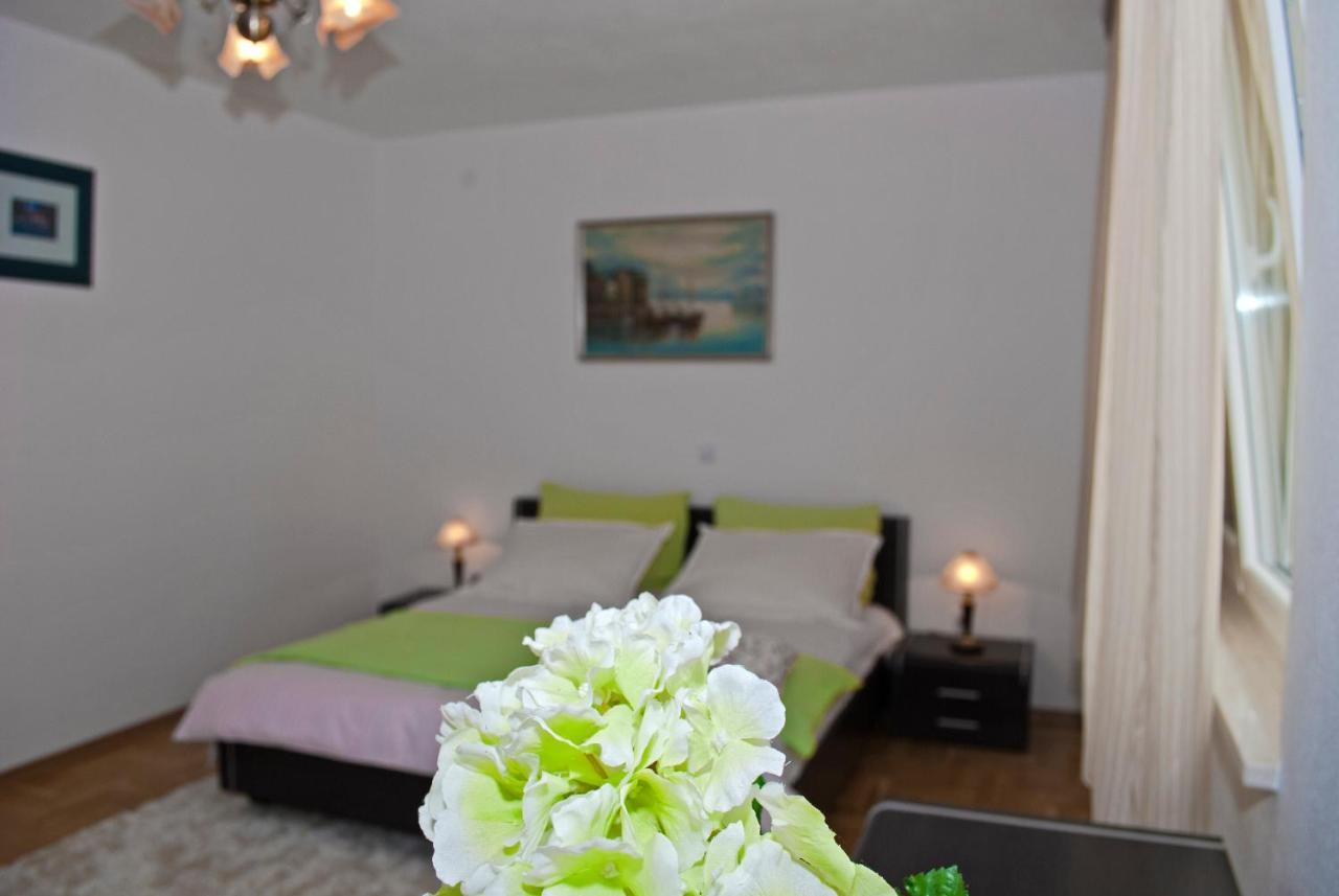 Rooms Leda Vrlika Exterior foto